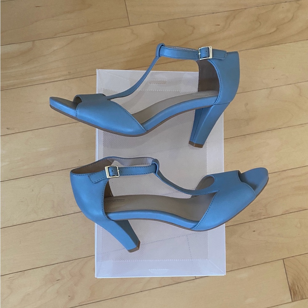Giani Bernini Leather Light Blue T-Strap Heels - Picture 2 of 10